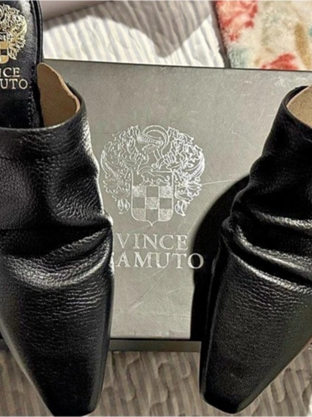 Vince Camuto V-Carlie Pointed Toe Heeled Booties in Black US 6.5M